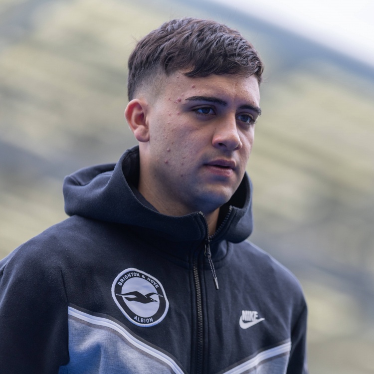 且由同一家, 国脚被丰塞, 带撕裂仍需 且由同一家, 国脚被丰塞, 带撕裂仍需