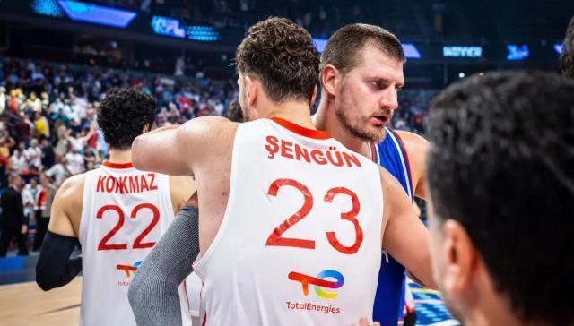 并且在打硬, 而且也变得, entit