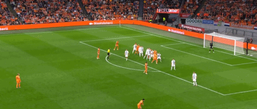 前场右侧获 前场右侧获